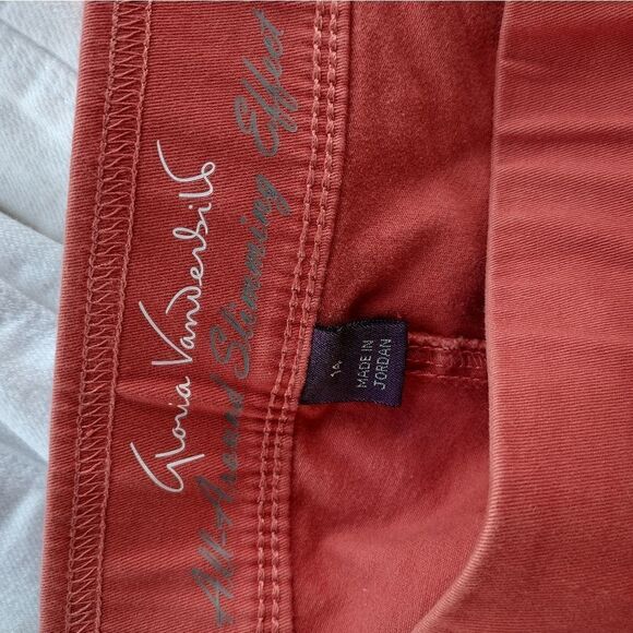 Gloria Vanderbilt shorts  - Picture 5 of 7